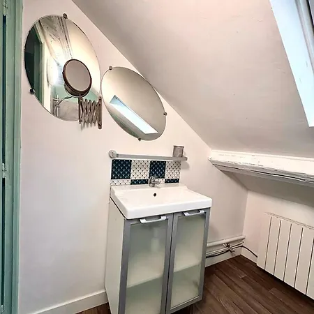 公寓 Bright Ideal For 4 In 南特