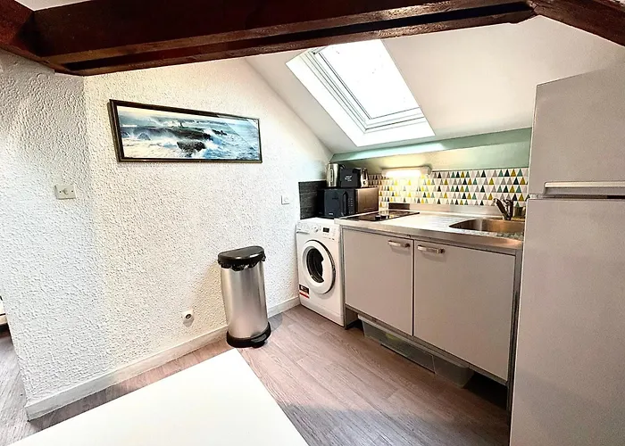 شقة Bright Ideal For 4 In